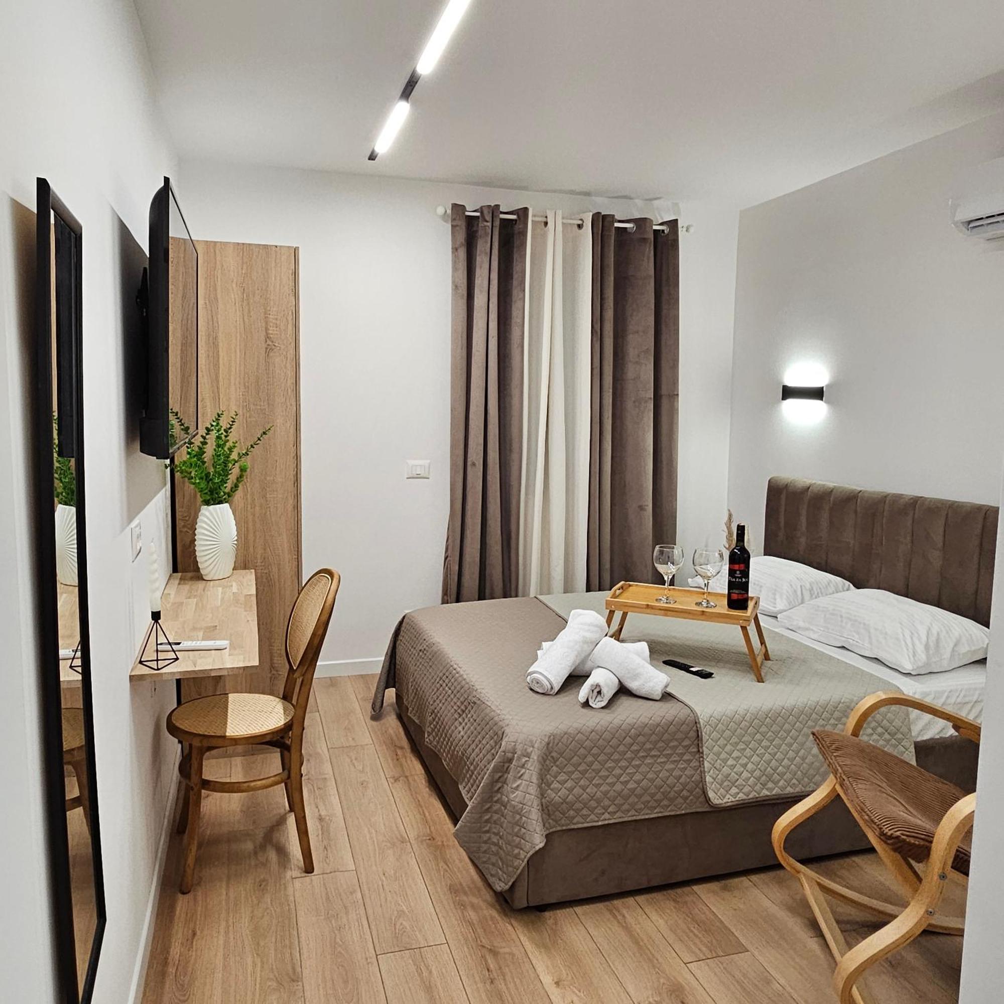 Bllok Scandi Apartments 1 Self-Check-In Tirana Zewnętrze zdjęcie